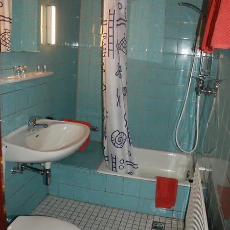 Отель Restaurant Lahnhof 2*