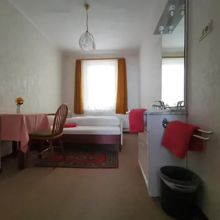 Restaurant Lahnhof Отель Dausenau