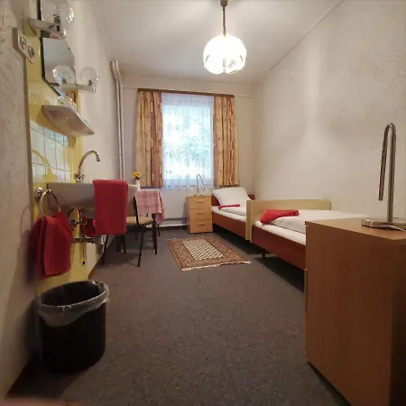 Отель Restaurant Lahnhof Dausenau